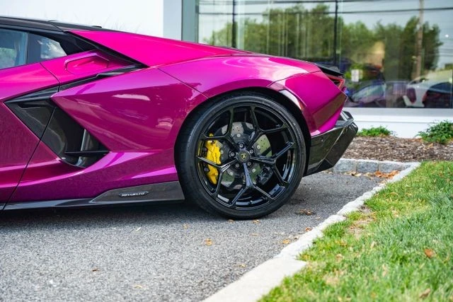 2026 Lamborghini Revuelto - Image 13 of 31