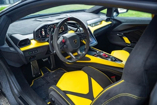 2026 Lamborghini Revuelto - Image 29 of 31