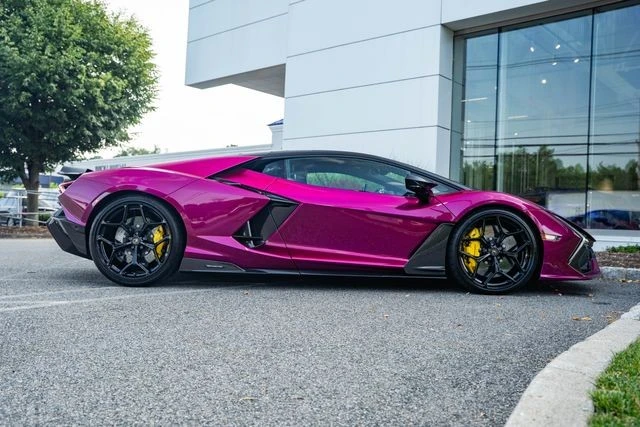2026 Lamborghini Revuelto - Image 14 of 31