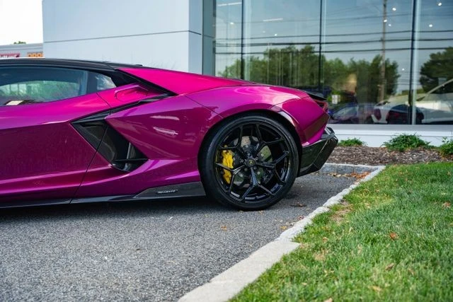 2026 Lamborghini Revuelto - Image 12 of 31
