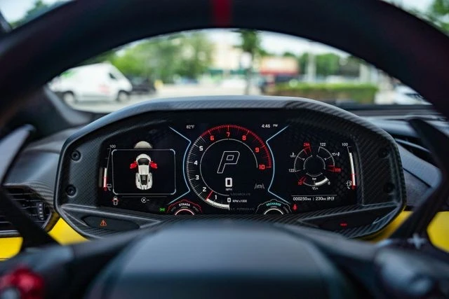 2026 Lamborghini Revuelto - Image 30 of 31