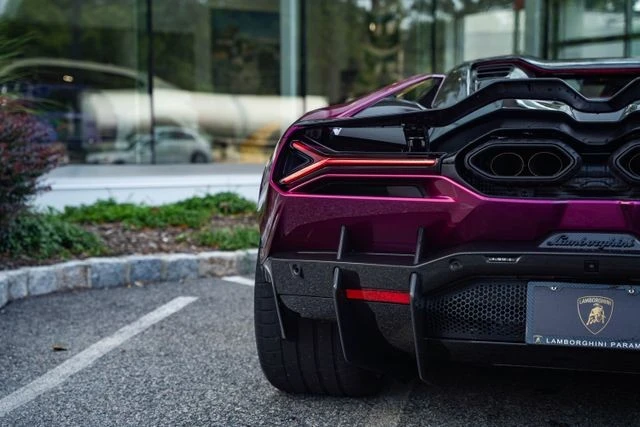2026 Lamborghini Revuelto - Image 19 of 31