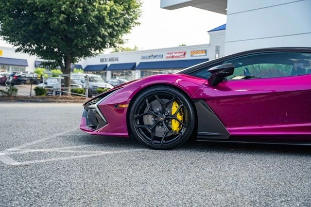 2026 Lamborghini Revuelto - Image 11 of 31