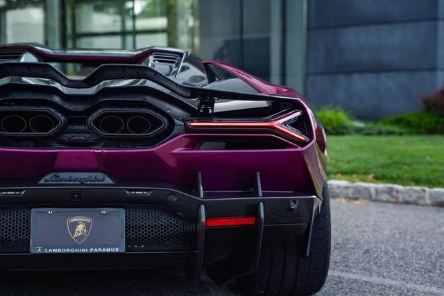 2026 Lamborghini Revuelto - Image 20 of 31