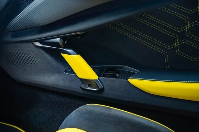 2026 Lamborghini Revuelto - Image 26 of 31