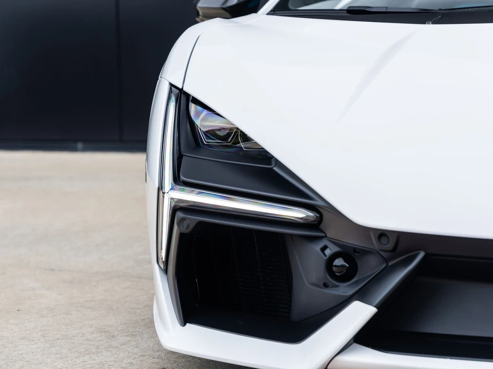 2026 Lamborghini Revuelto - Image 28 of 31