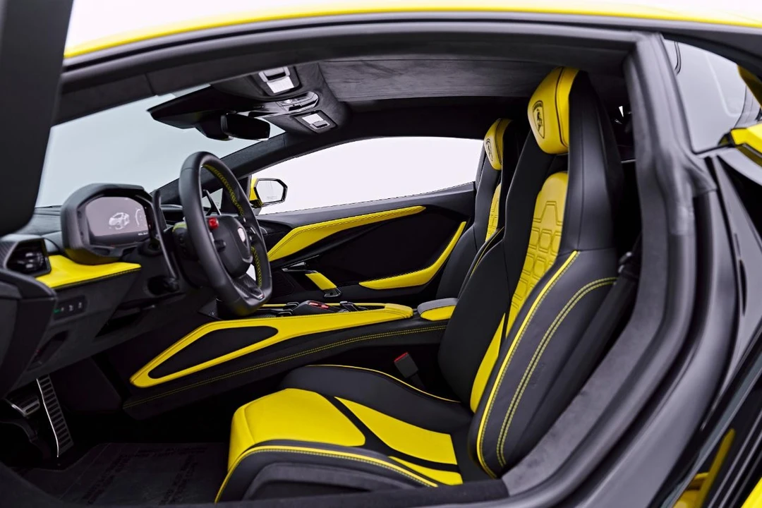 2026 Lamborghini Revuelto - Image 14 of 31