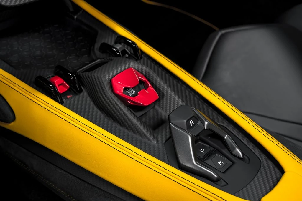 2026 Lamborghini Revuelto - Image 26 of 31