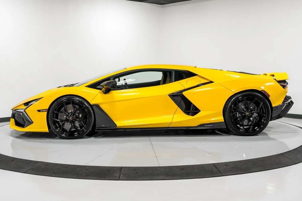 2026 Lamborghini Revuelto - Image 6 of 31