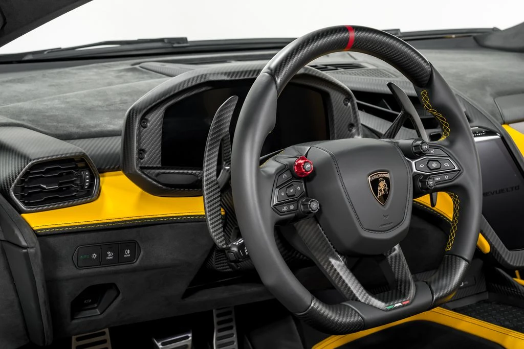 2026 Lamborghini Revuelto - Image 12 of 31