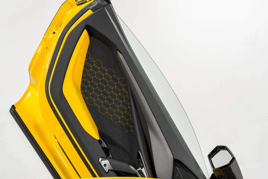 2026 Lamborghini Revuelto - Image 9 of 31