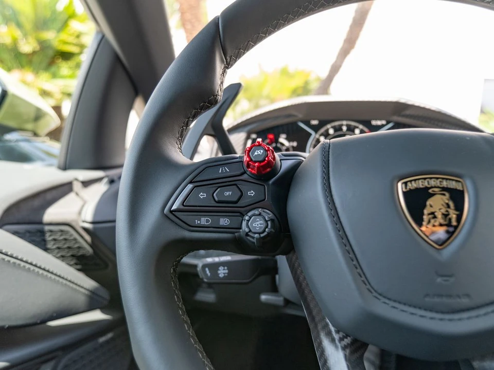 2026 Lamborghini Revuelto - Image 11 of 28