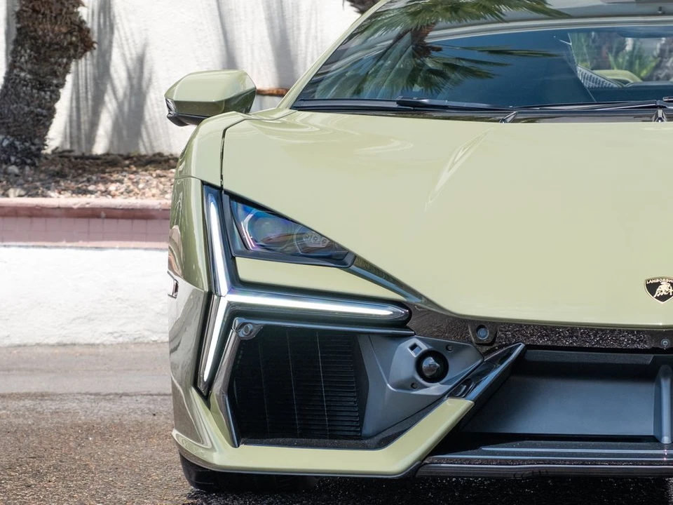 2026 Lamborghini Revuelto - Image 22 of 28