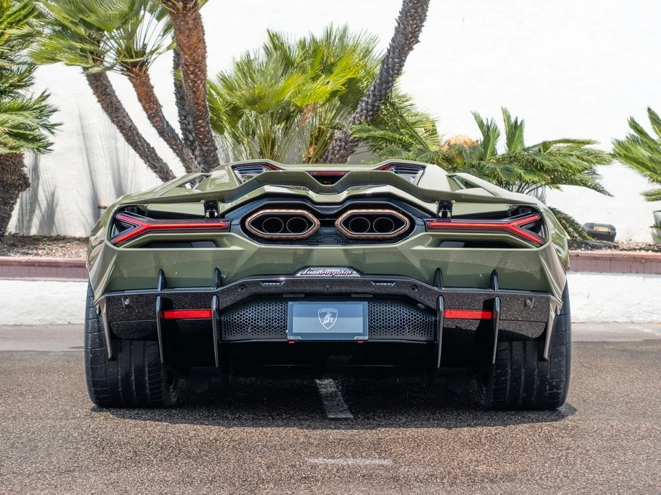 2026 Lamborghini Revuelto - Image 4 of 28