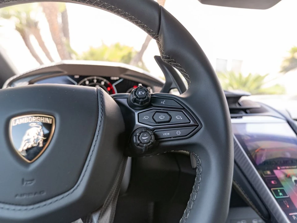 2026 Lamborghini Revuelto - Image 12 of 28