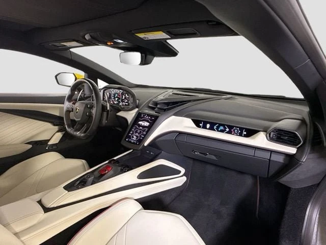 2026 Lamborghini Revuelto - Image 15 of 20