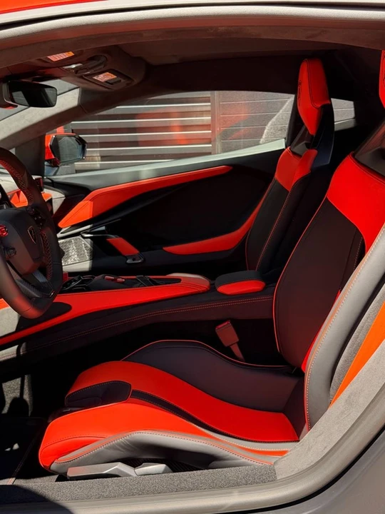 2026 Lamborghini Revuelto - Image 5 of 8