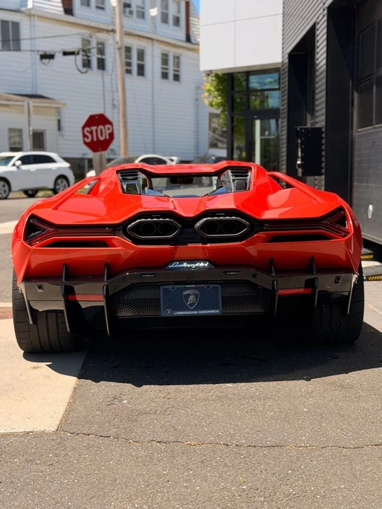 2026 Lamborghini Revuelto - Image 4 of 8