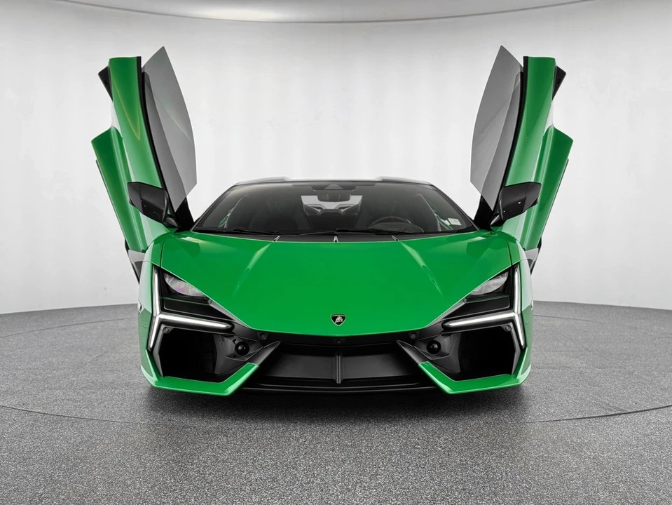 2026 Lamborghini Revuelto - Image 10 of 31