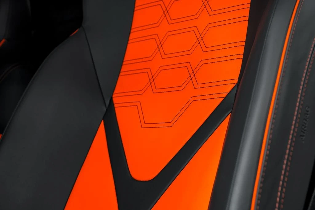2026 Lamborghini Revuelto - Image 20 of 31