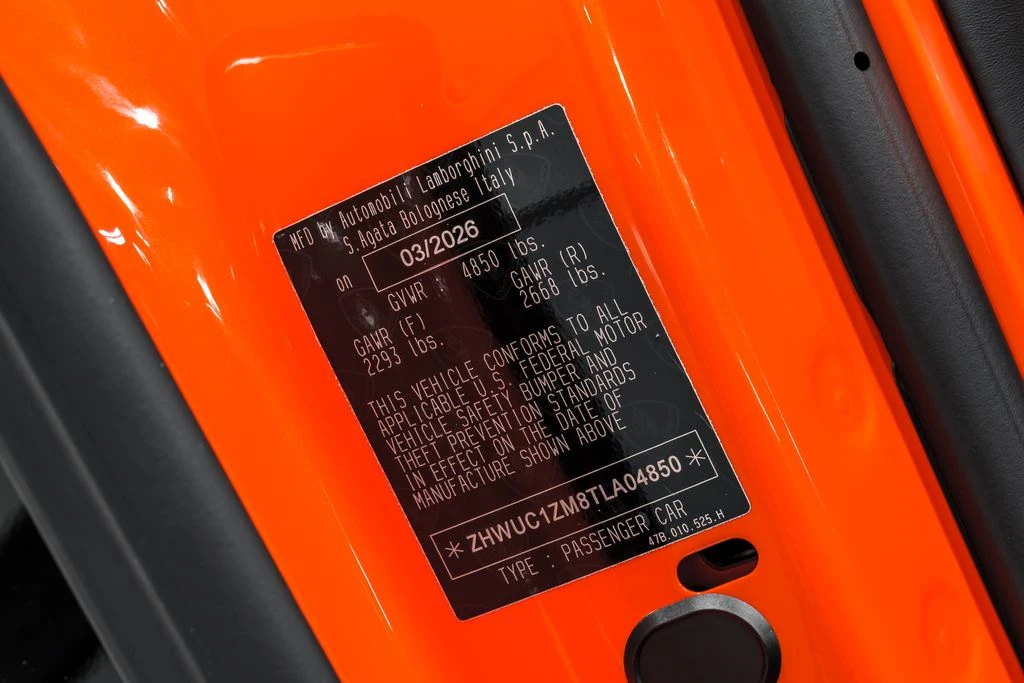 2026 Lamborghini Revuelto - Image 10 of 31