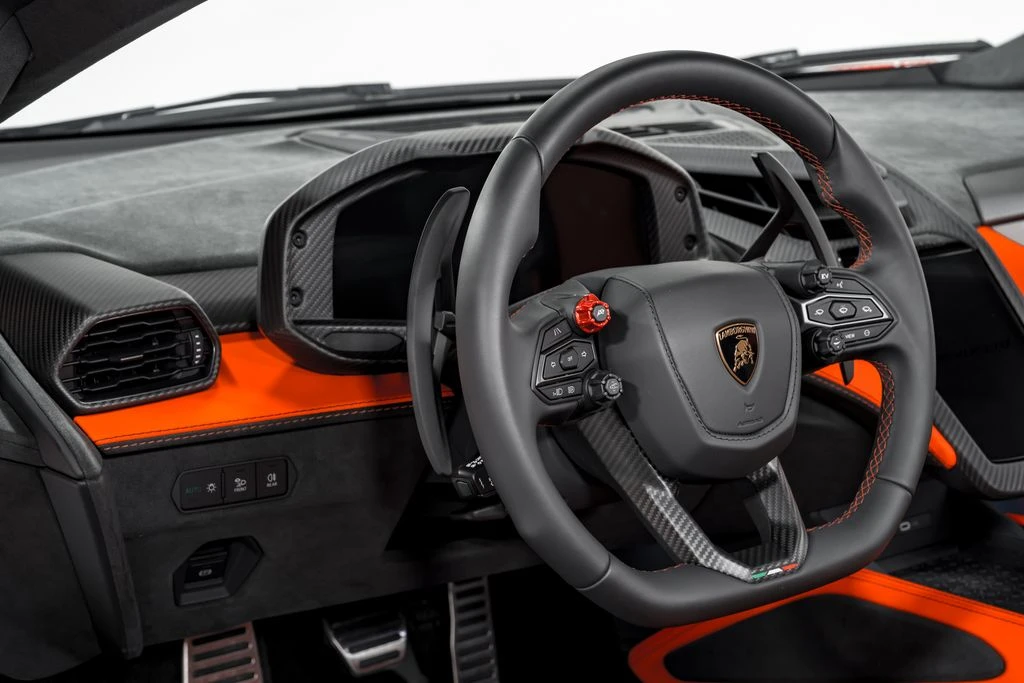 2026 Lamborghini Revuelto - Image 12 of 31