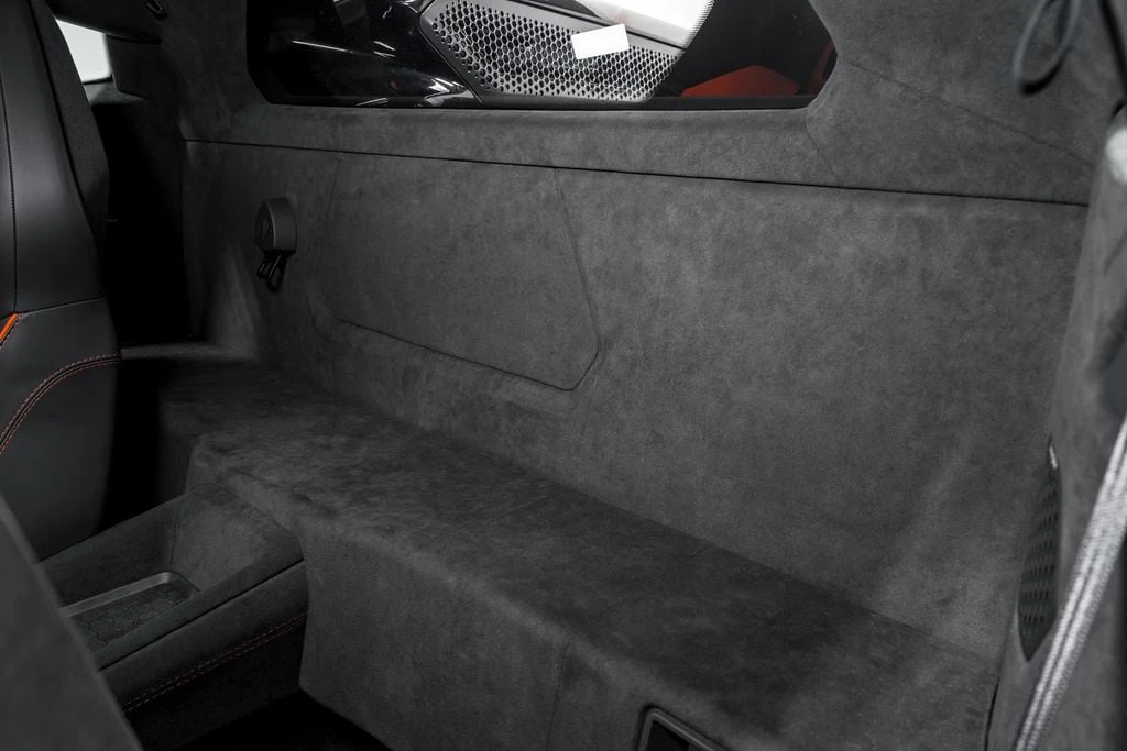 2026 Lamborghini Revuelto - Image 29 of 31