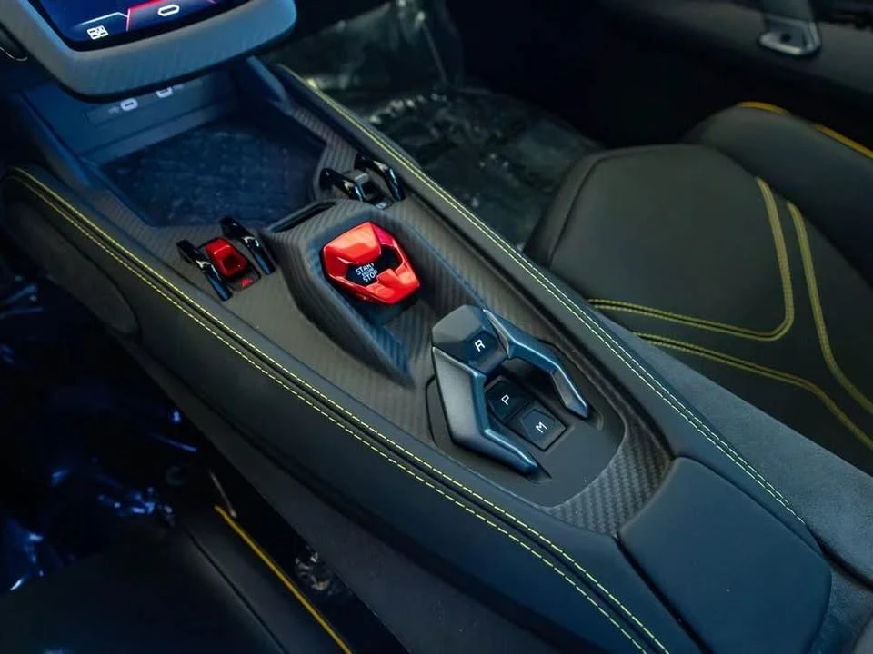 2026 Lamborghini Revuelto - Image 14 of 15