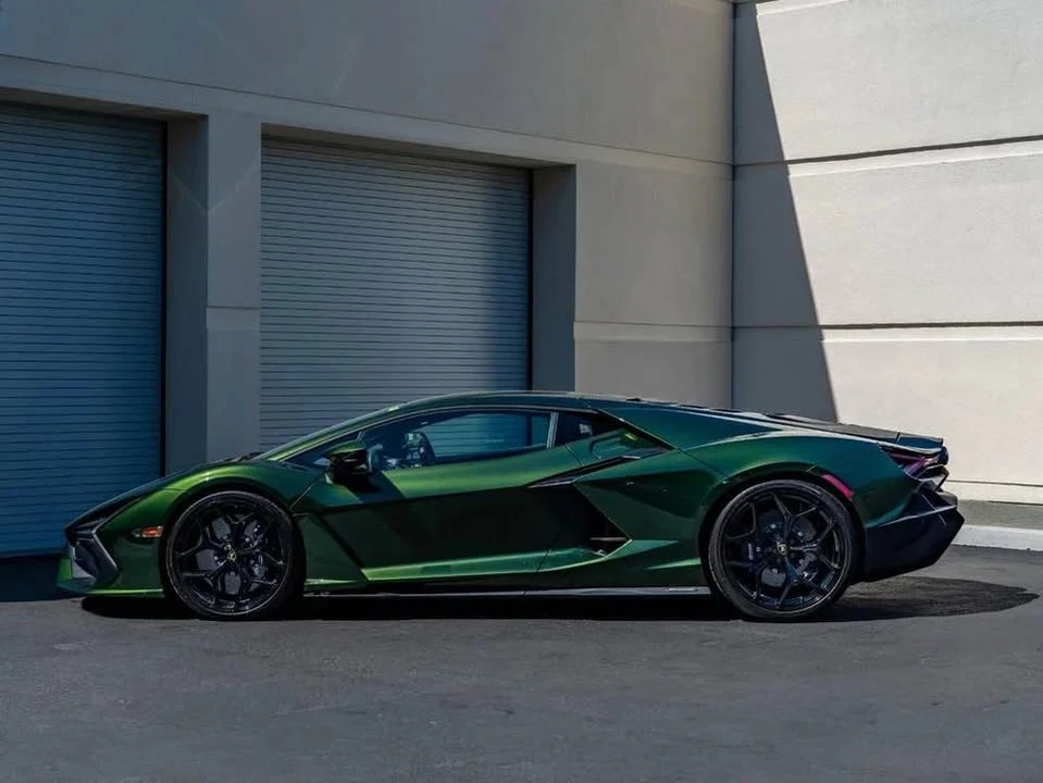 2026 Lamborghini Revuelto - Image 8 of 15