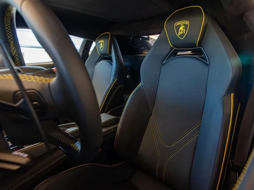 2026 Lamborghini Revuelto - Image 11 of 15