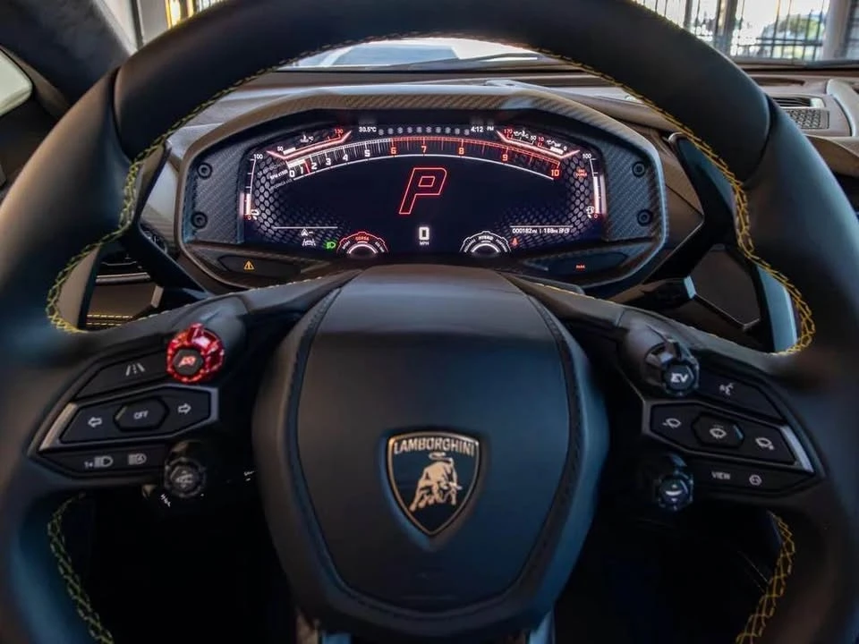 2026 Lamborghini Revuelto - Image 12 of 15