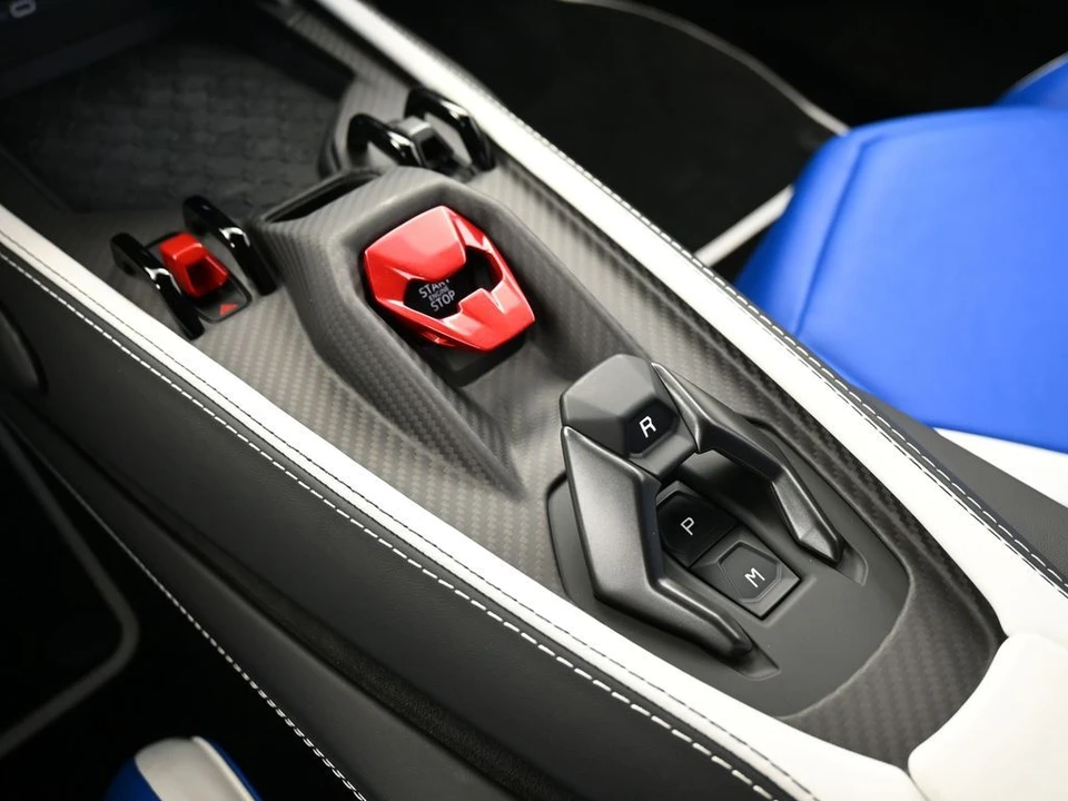 2026 Lamborghini Revuelto - Image 21 of 31