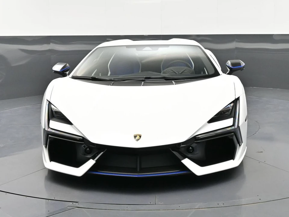 2026 Lamborghini Revuelto - Image 11 of 31