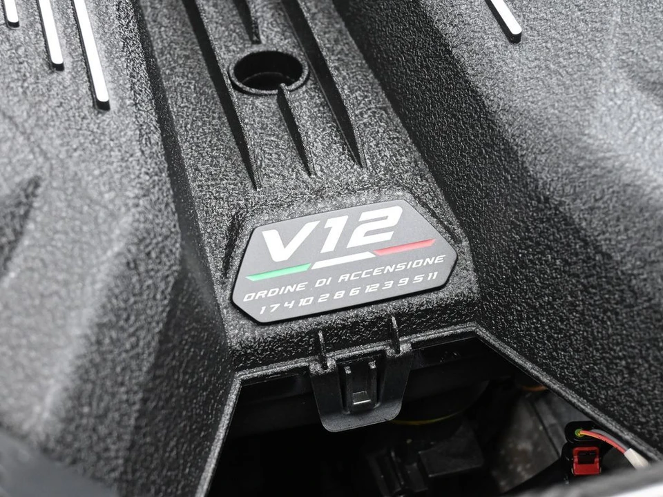 2026 Lamborghini Revuelto - Image 27 of 31