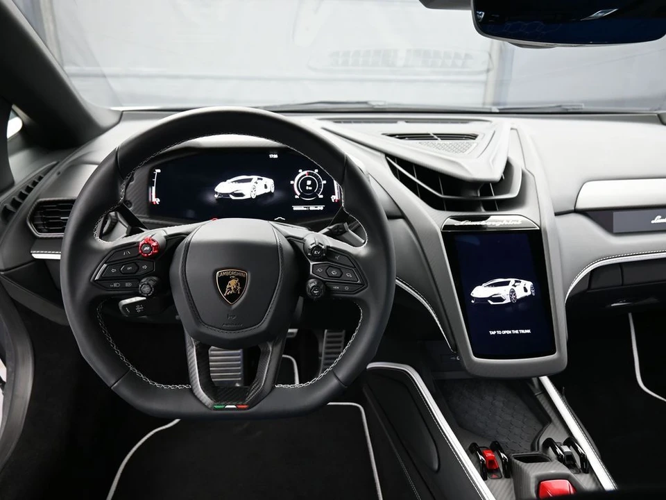 2026 Lamborghini Revuelto - Image 18 of 31