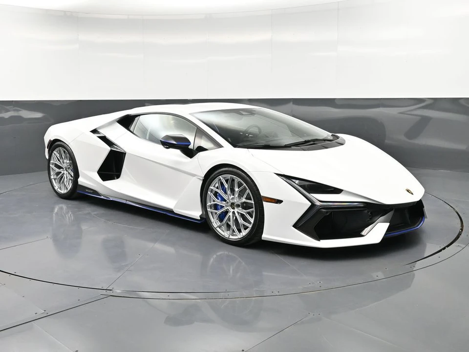 2026 Lamborghini Revuelto - Image 10 of 31