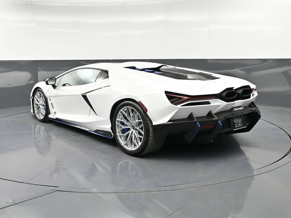 2026 Lamborghini Revuelto - Image 3 of 31