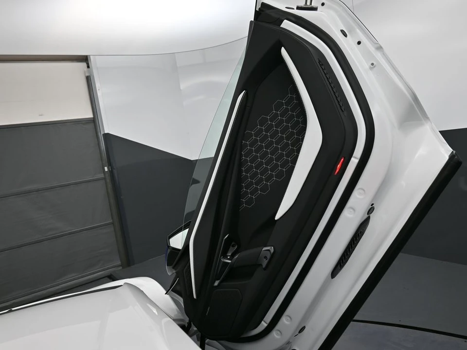2026 Lamborghini Revuelto - Image 22 of 31