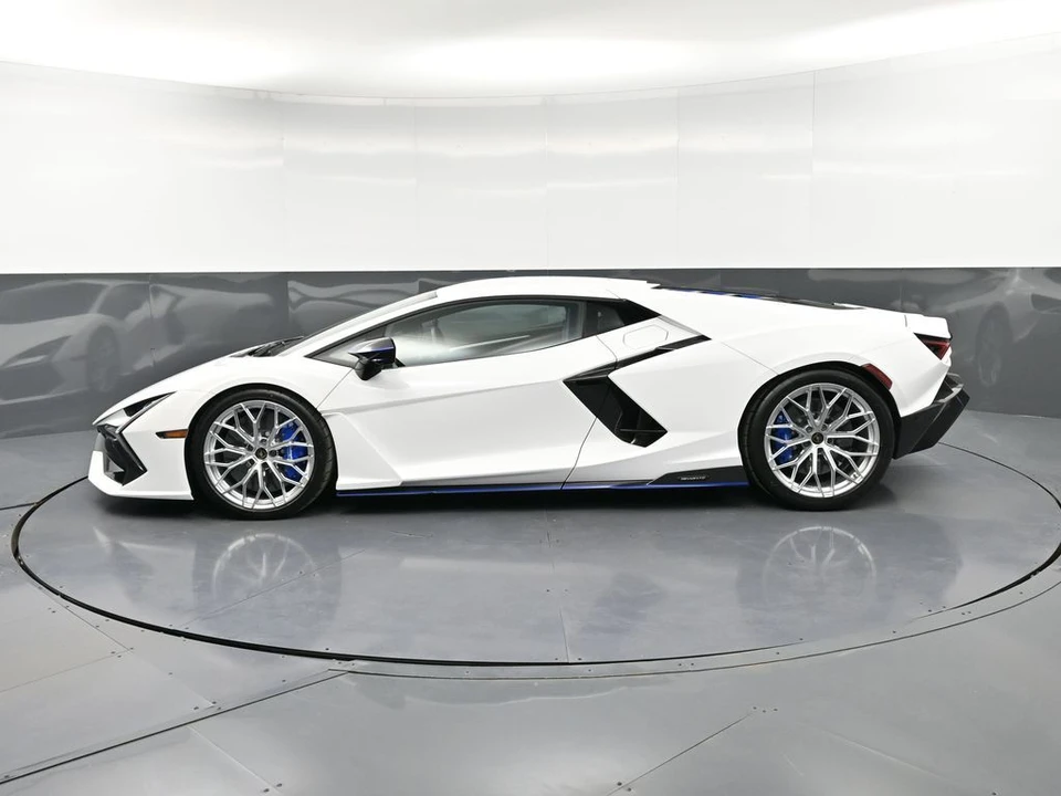 2026 Lamborghini Revuelto - Image 2 of 31