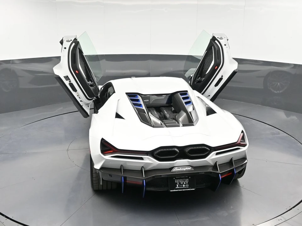 2026 Lamborghini Revuelto - Image 30 of 31