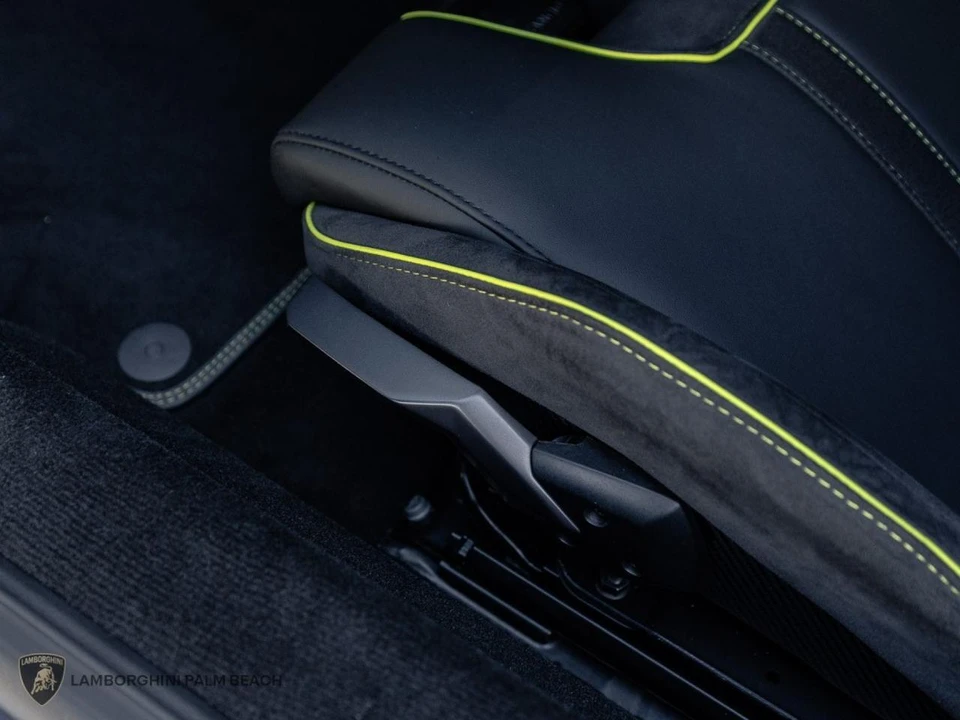 2026 Lamborghini Revuelto - Image 17 of 25