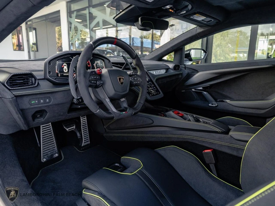2026 Lamborghini Revuelto - Image 19 of 25