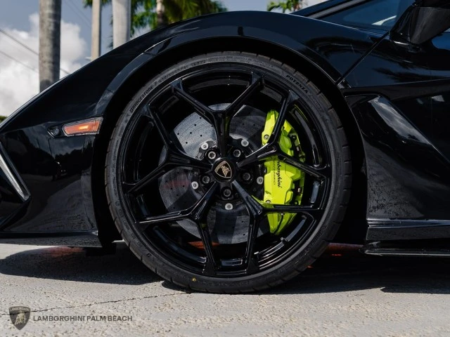2026 Lamborghini Revuelto - Image 12 of 25