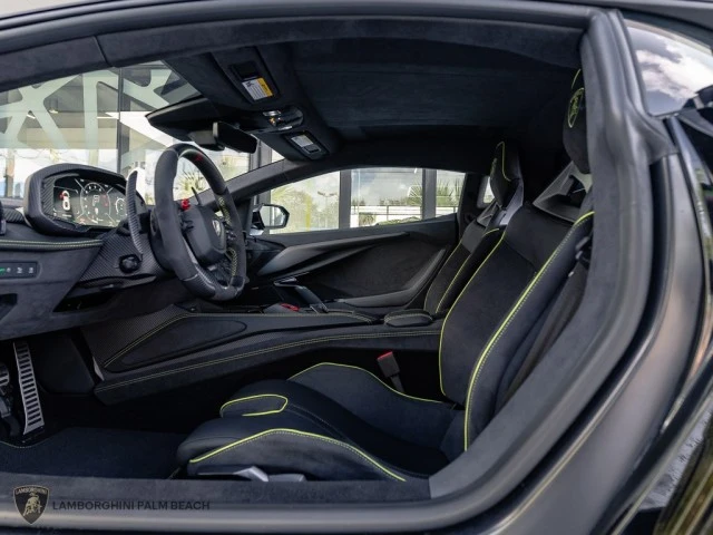 2026 Lamborghini Revuelto - Image 20 of 25