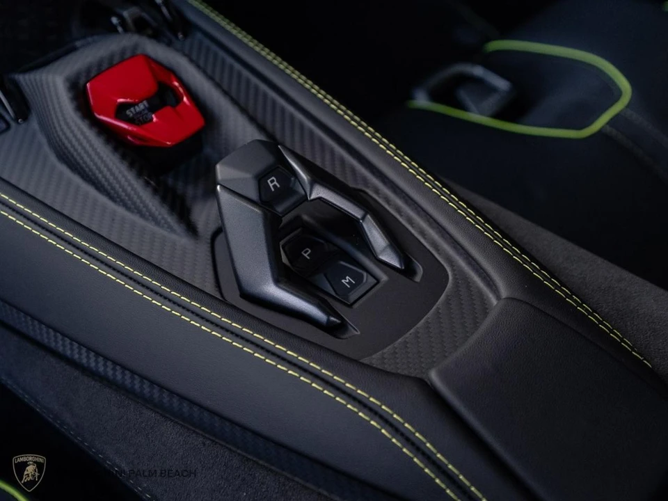 2026 Lamborghini Revuelto - Image 14 of 25