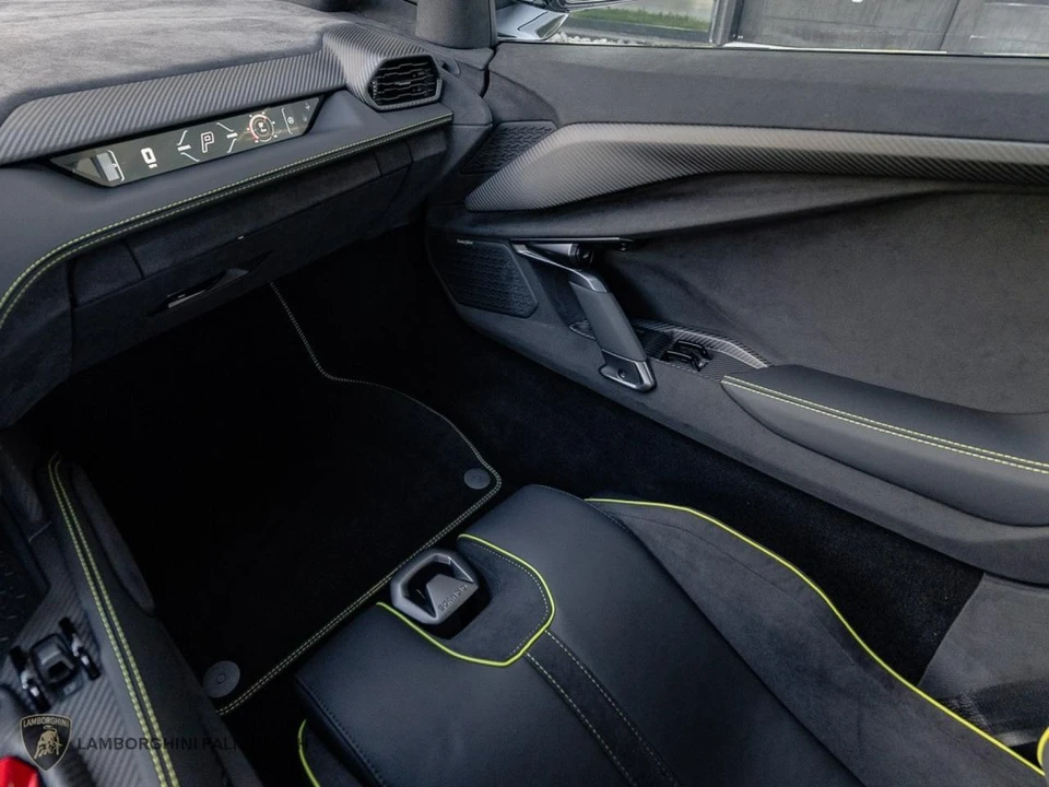 2026 Lamborghini Revuelto - Image 6 of 25