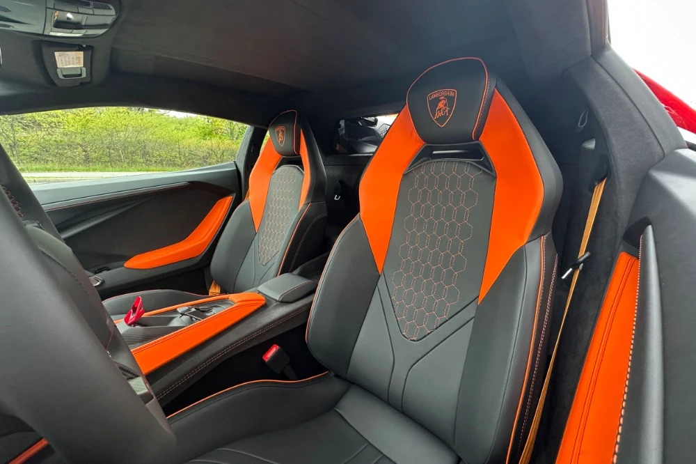 2026 Lamborghini Revuelto - Image 9 of 19