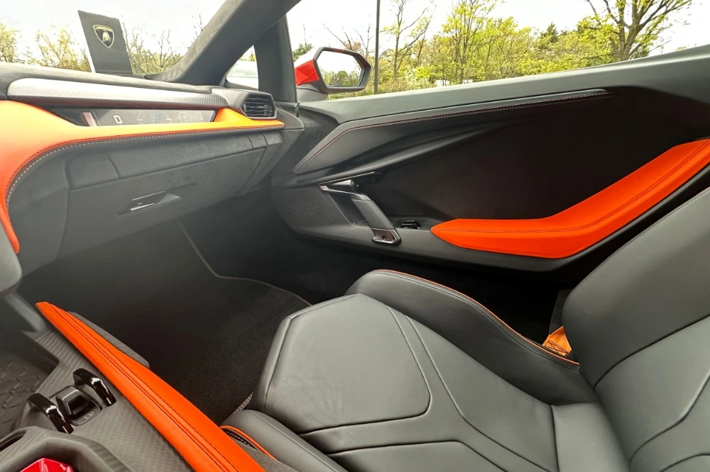 2026 Lamborghini Revuelto - Image 11 of 19