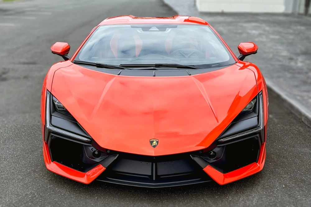 2026 Lamborghini Revuelto - Image 15 of 19