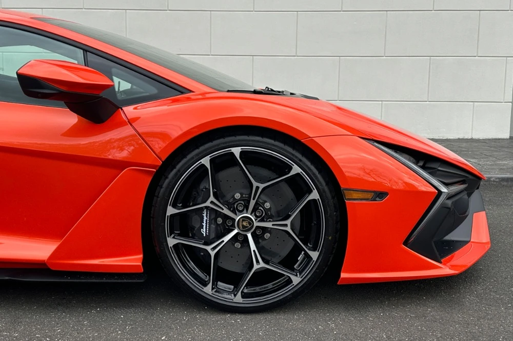 2026 Lamborghini Revuelto - Image 6 of 19